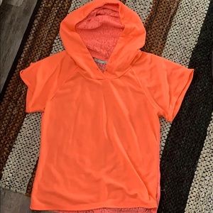 Short sleeved hoodie